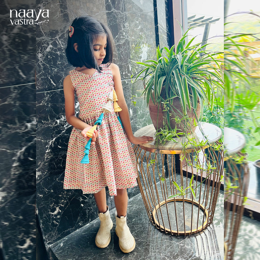 sleeveless patterned Frock for kids